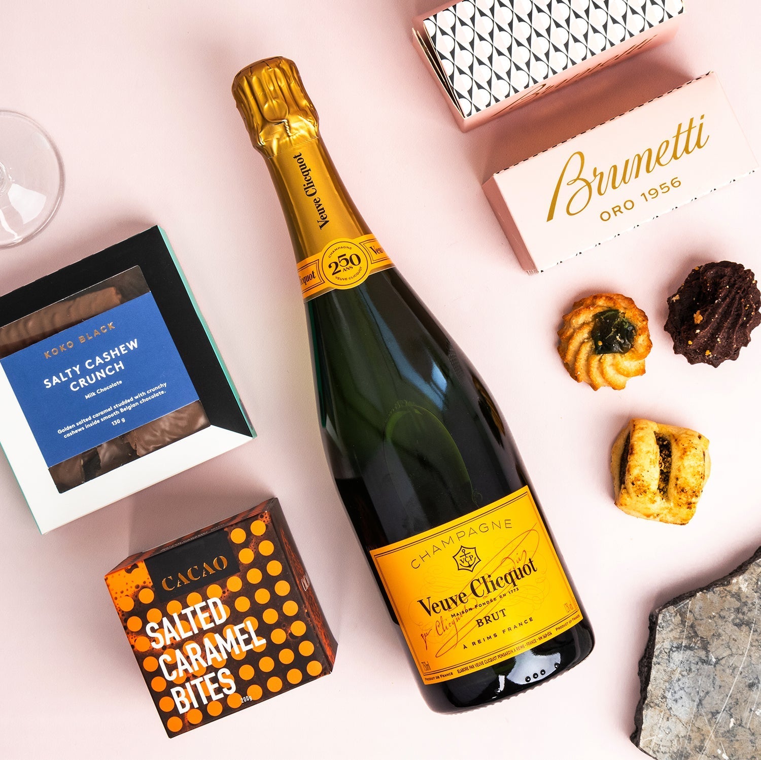 Veuve & Sweets Hamper - GiftSec